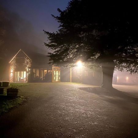 Отель Acorns Old Farm Felton  Экстерьер фото