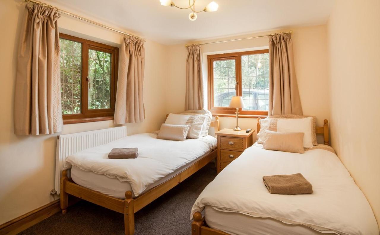 Отель Acorns Old Farm Felton  Экстерьер фото