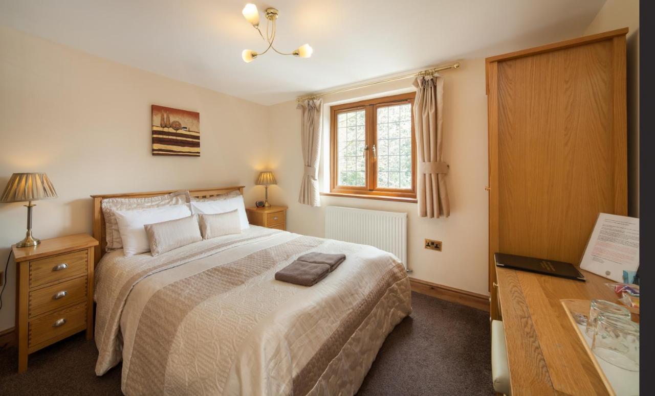 Отель Acorns Old Farm Felton  Экстерьер фото